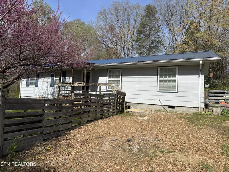 179 Scenic DR, Spring City, TN 37381