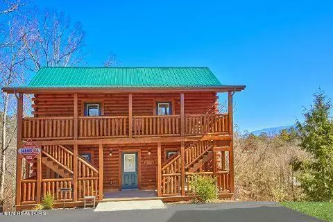 Pigeon Forge, TN 37863,632 Oaks View CT