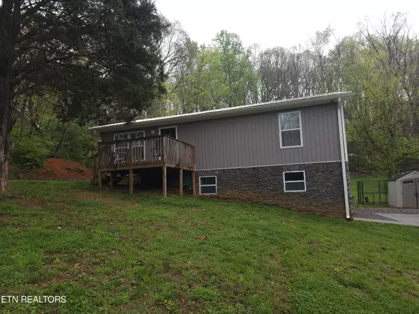 380 Myers Rd, Lenoir City, TN 37771