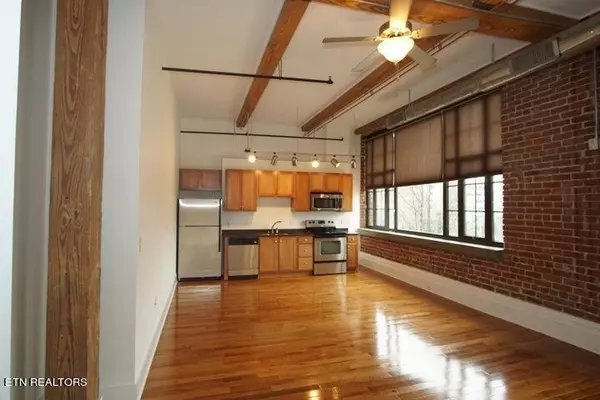 Knoxville, TN 37916,1060 Worlds Fair Park DR #207