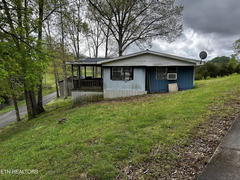 355 Cedar Lane Rd, Madisonville, TN 37354