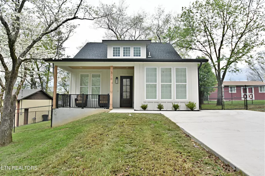 310 Valley DR, Pigeon Forge, TN 37863