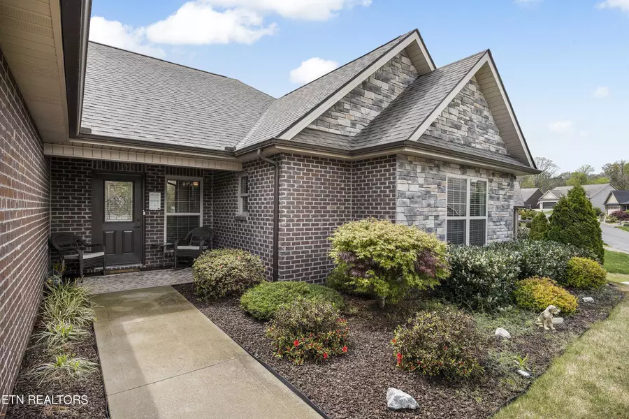 511 Conner LN, Lenoir City, TN 37772