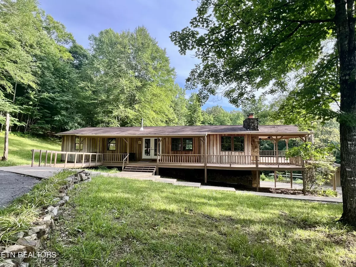 New Tazewell, TN 37825,555 Lake LN