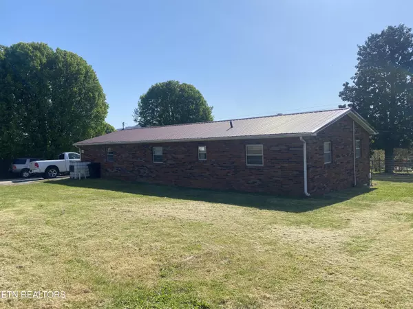 Tazewell, TN 37879,225 Whitaker St