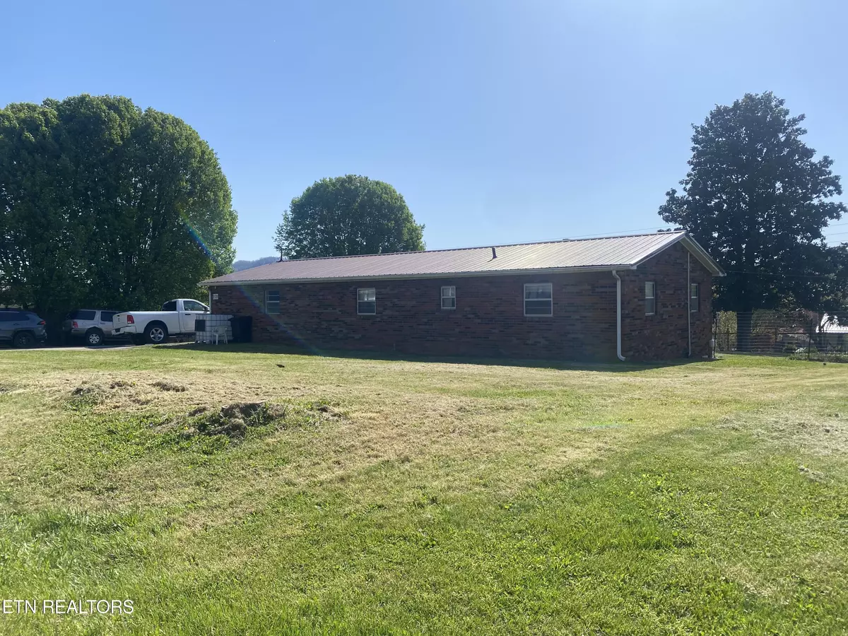 Tazewell, TN 37879,225 Whitaker St