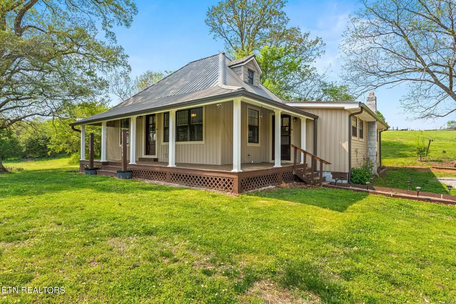 18505 Sunnyside Rd, Philadelphia, TN 37846