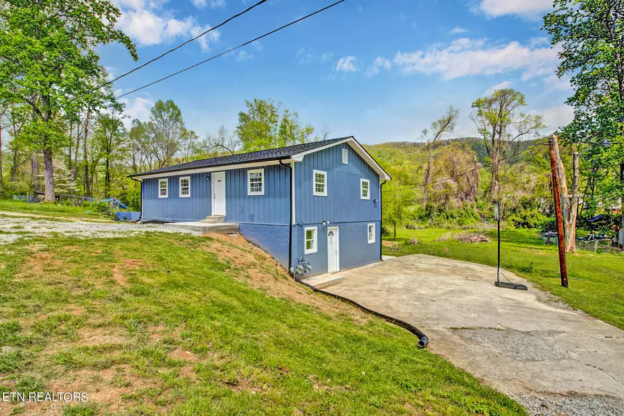 207 Morning DR, Harriman, TN 37748