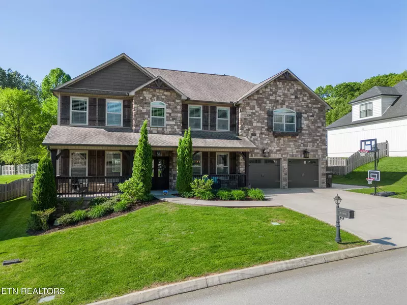 9446 Gladiator LN, Knoxville, TN 37922