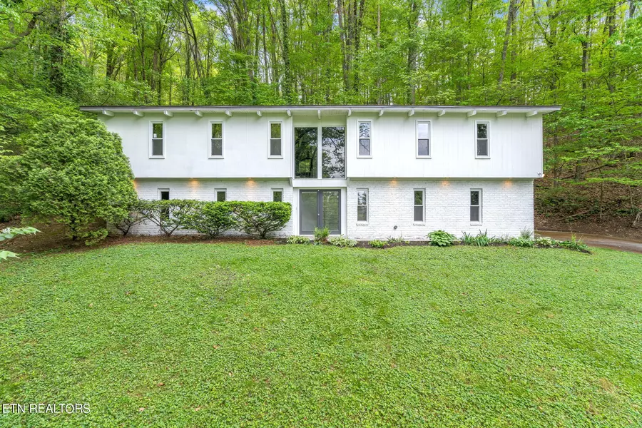 6828 Reddege Rd, Knoxville, TN 37918