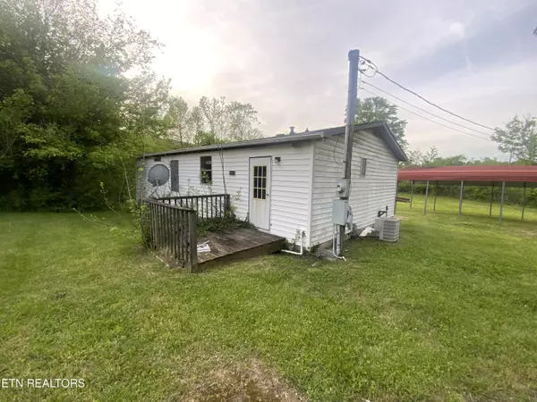 Rocky Top, TN 37769,121 Wyoming LN