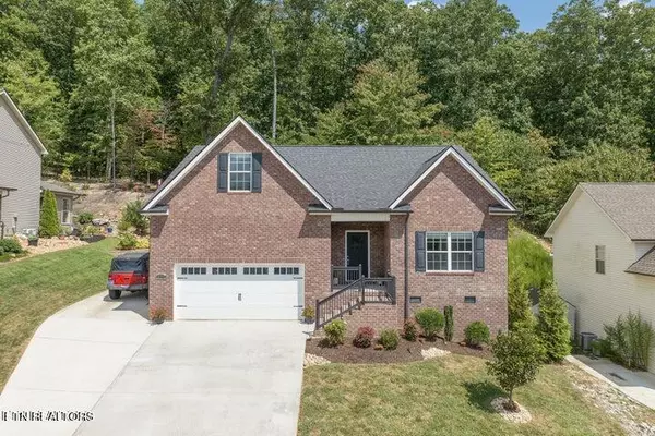 3060 Oakwood Hills LN, Knoxville, TN 37931