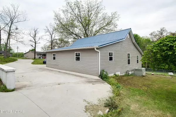 Athens, TN 37303,112 Peach St #st
