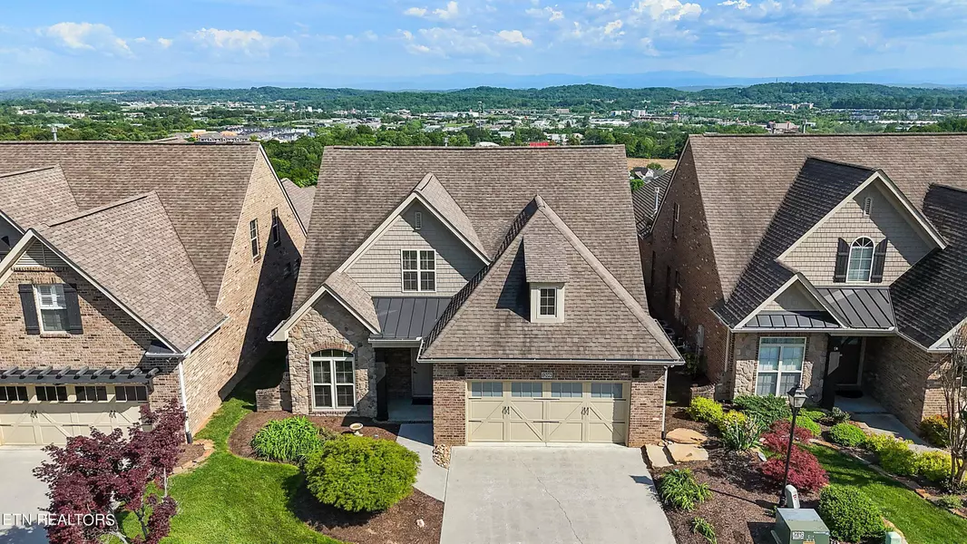 1209 Bishops View LN, Knoxville, TN 37932