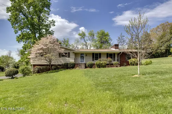 309 West Hills Rd, Knoxville, TN 37909