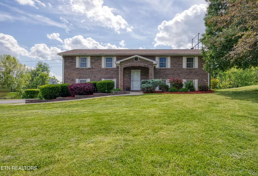 401 James DR, Lenoir City, TN 37772