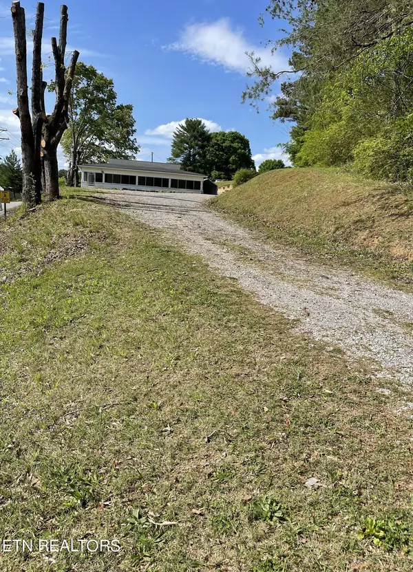 Sweetwater, TN 37874,110 N Point Road