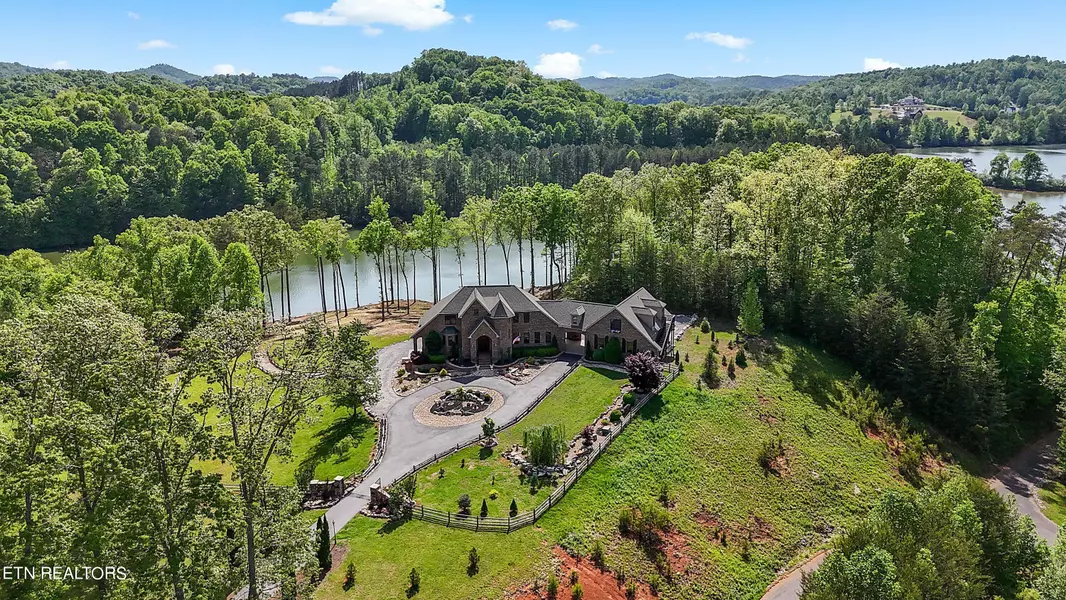 124 Shiners Bluff DR, Madisonville, TN 37354