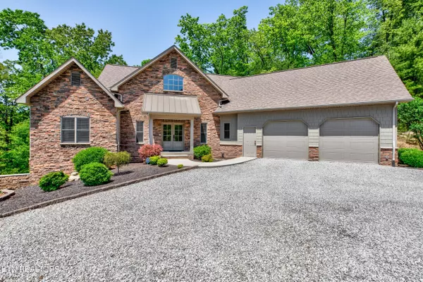 133 Foxridge LN, Caryville, TN 37714