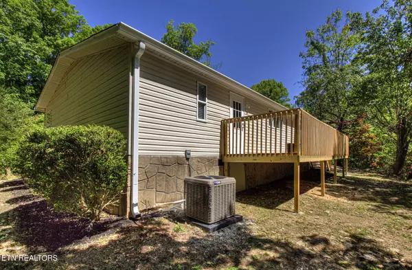 Sevierville, TN 37876,984 Pleasure Rd