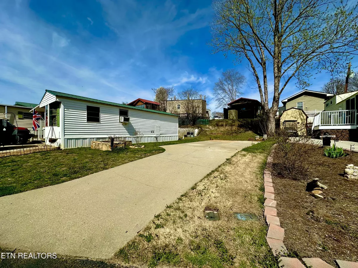 Townsend, TN 37882,518 Flamingo CIR