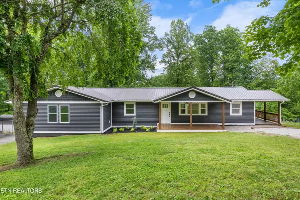 274 Vanover LN, Jacksboro, TN 37757