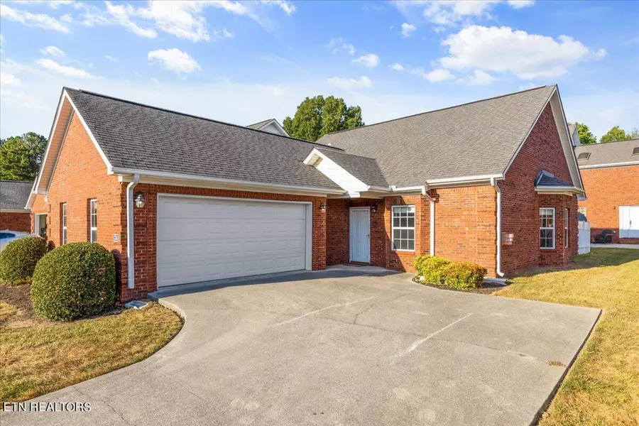 2242 Lucado WAY, Knoxville, TN 37909