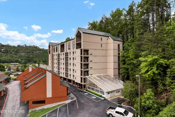 413 Baskins Creek Rd #205, Gatlinburg, TN 37738