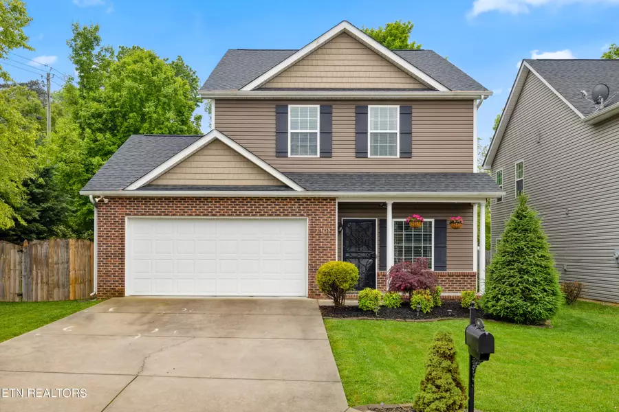 7301 Calla Crossing LN, Knoxville, TN 37918