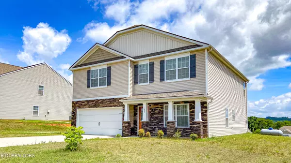 195 Gail LN, Lenoir City, TN 37772