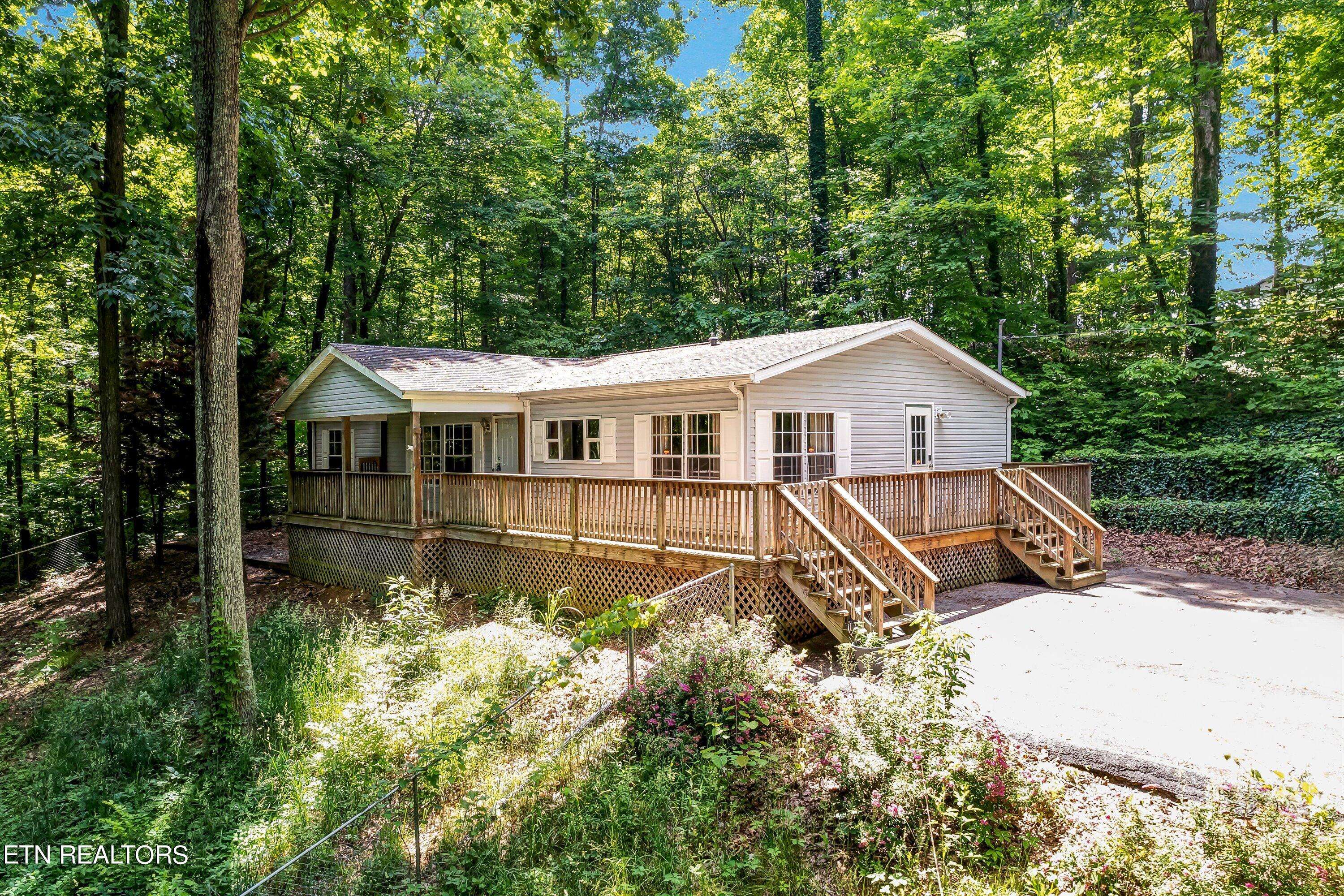542 Ronald DR,  Strawberry Plains,  TN 37871