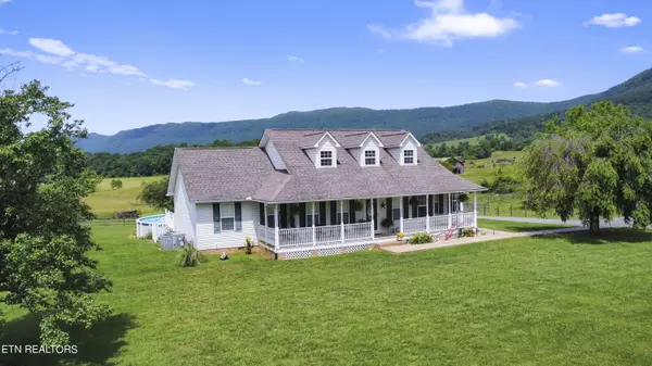 1862 Doaks Creek Rd,  Speedwell,  TN 37870