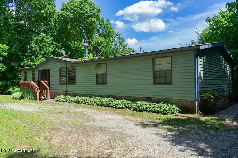 2132 Clinch Valley Rd, Thorn Hill, TN 37881