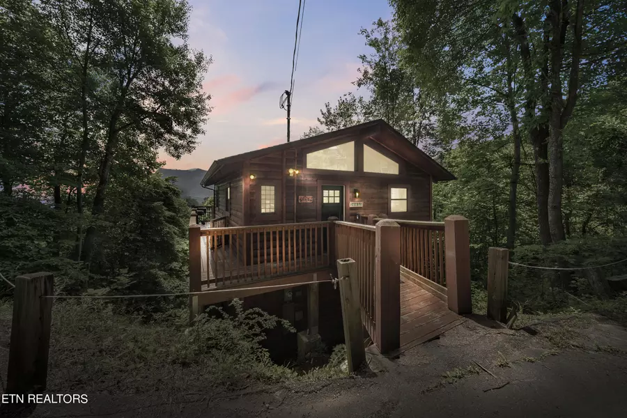 1418 Baden DR, Gatlinburg, TN 37738