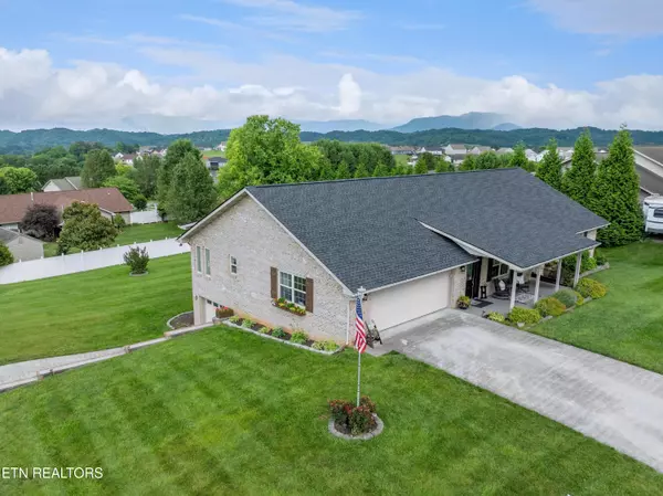 1238 Rachel St, Sevierville, TN 37876