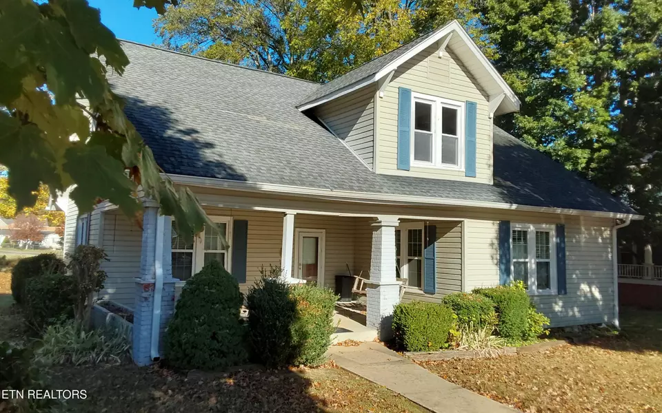 824 Pennsylvania Avenue, Etowah, TN 37331