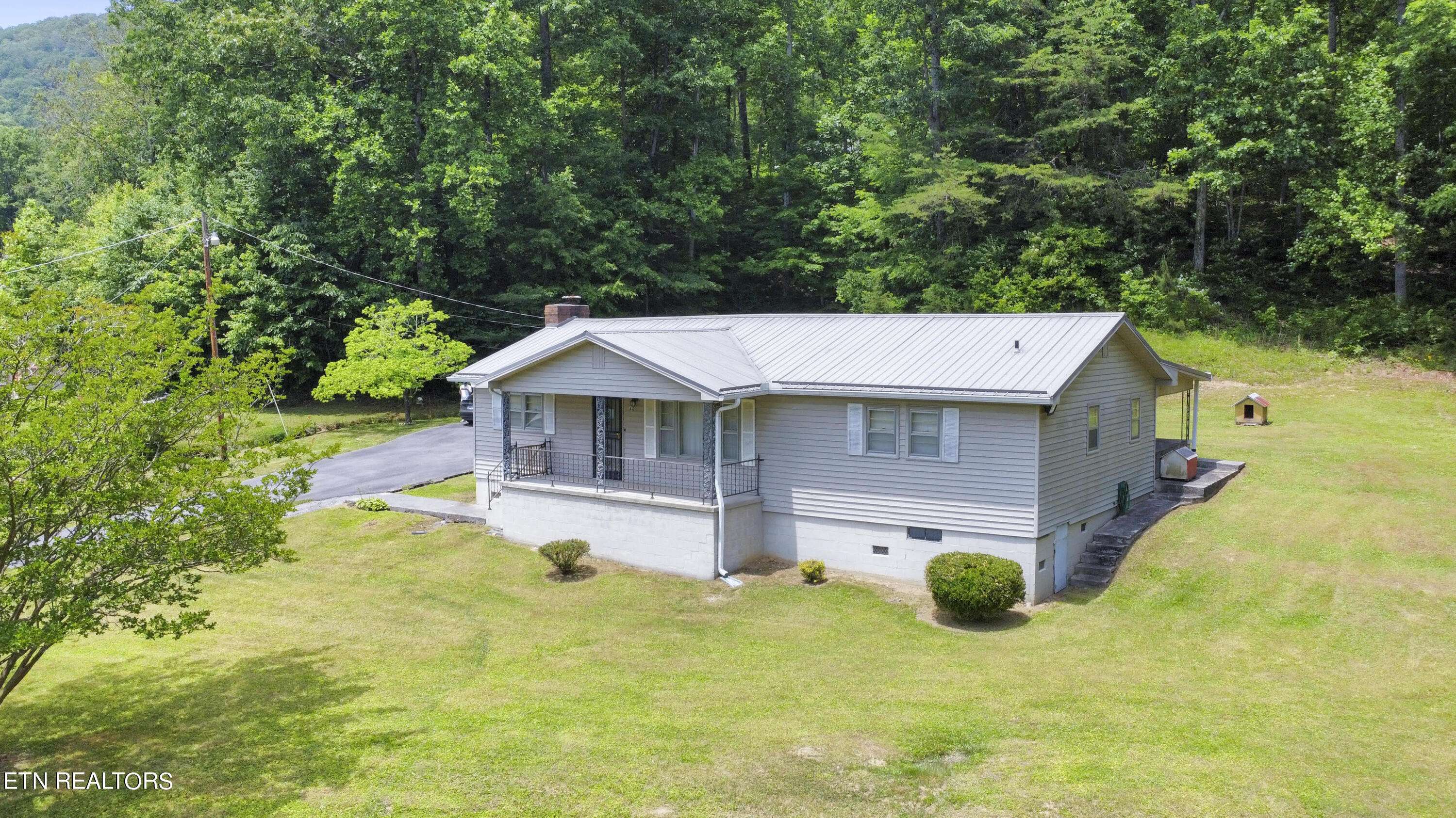 412 Wildwood CIR,  Lafollette,  TN 37766