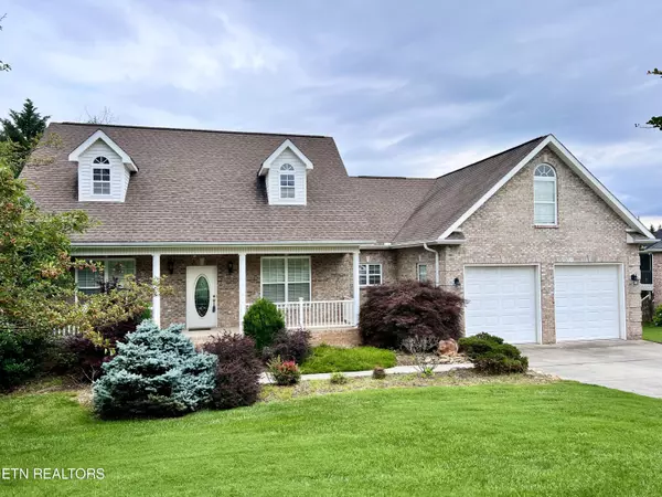 919 Oakley Glen LN, Lenoir City, TN 37772