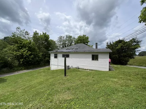 Oneida, TN 37841,121 Sexton LN