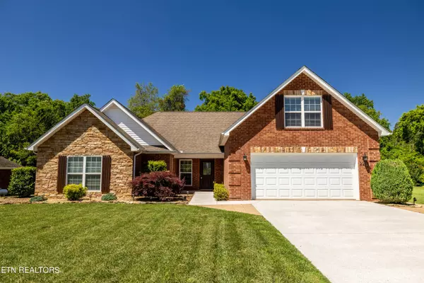 2208 Griffitts Mill CIR, Maryville, TN 37803