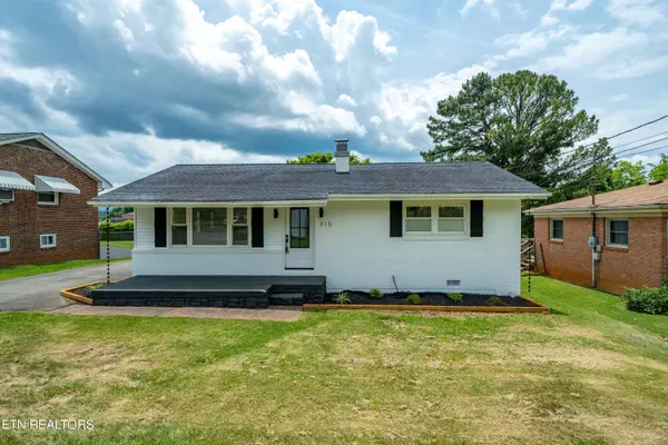 315 Greenway DR, Johnson City, TN 37604