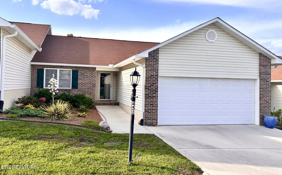 451 Executive Meadows DR, Lenoir City, TN 37771