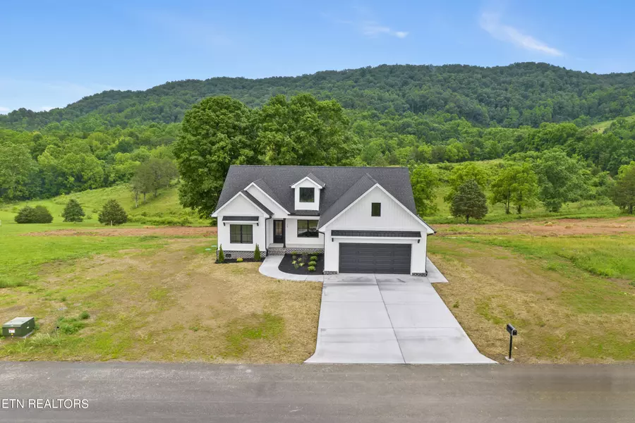 106 Waterfront Knoll, Sharps Chapel, TN 37866