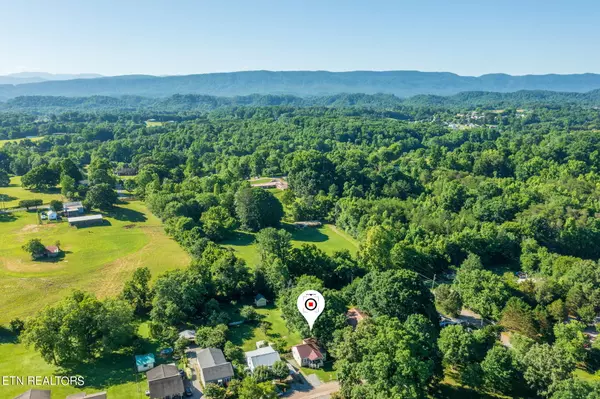 Maryville, TN 37803,228 Doris LN