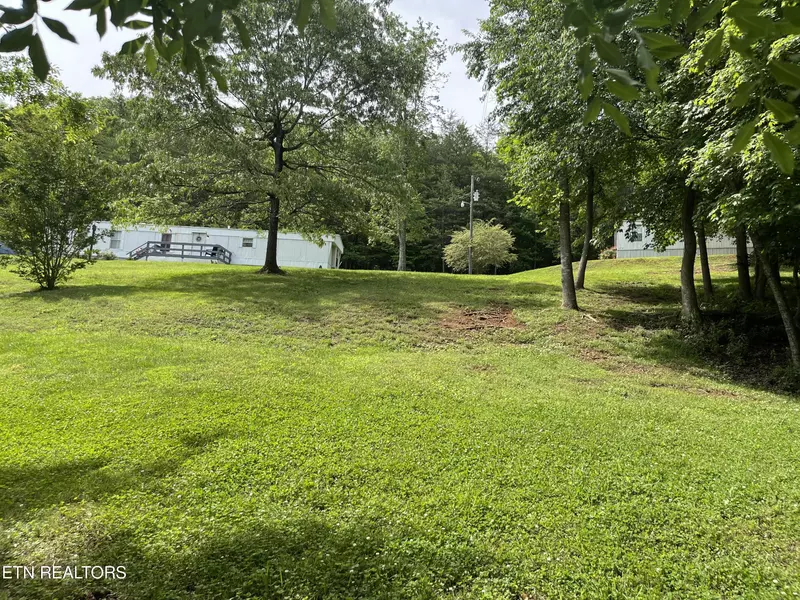 630 Happy Hollow Rd, Madisonville, TN 37354