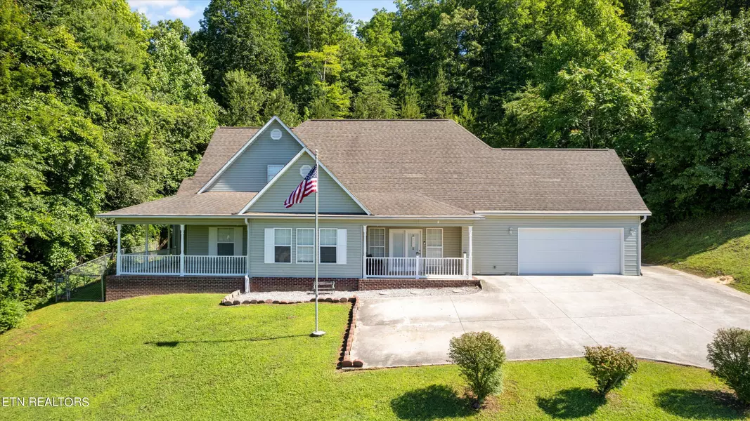 112 Richards DR, Oliver Springs, TN 37840