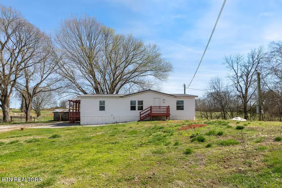 1196 Disneyland Rd, Sparta, TN 38583