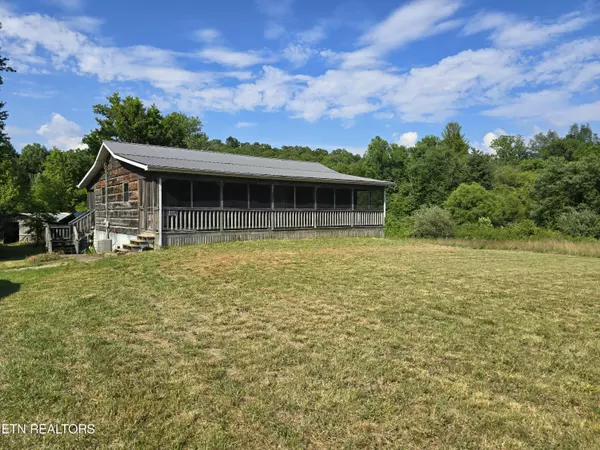 739 Nydeck Rd, Robbins, TN 37852