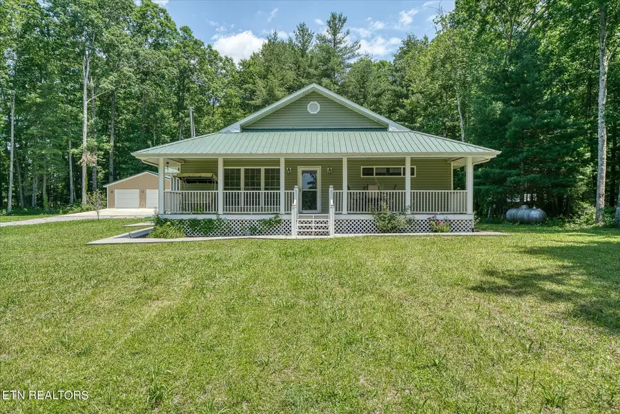 213 Indian Rock Tr, Jamestown, TN 38556