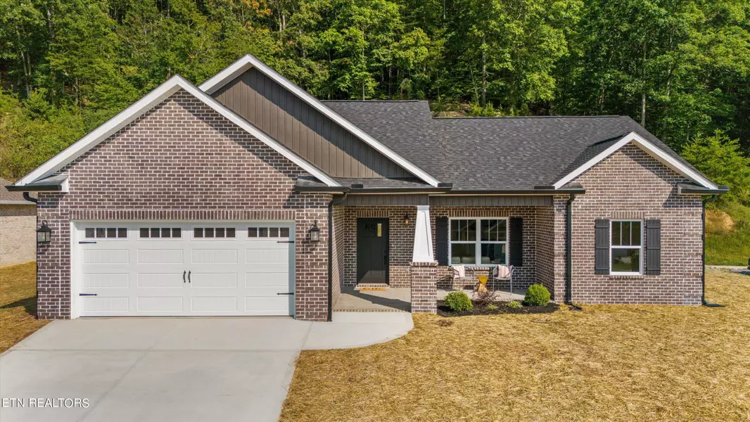 100 Claude Steadman PL, Clinton, TN 37716